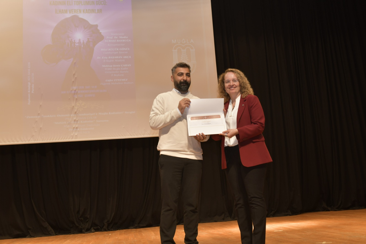 Kadın ve Aile Çalışmaları Uygulama ve Araştırma Merkezi, 8 Mart Dünya Kadınlar Günü kapsamında “Kadının Eli, Toplumun Gücü: İlham Veren Kadınlar” Programı Düzenledi.