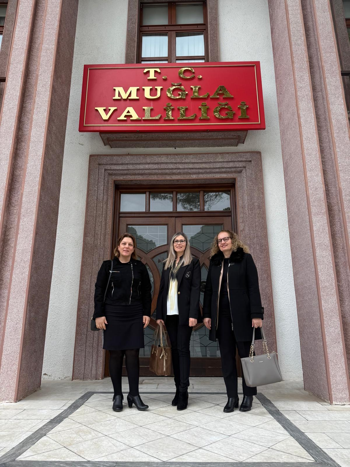 Muğla Sıtkı Koçman Üniversitesi Kadın ve Aile Çalışmaları Uygulama ve Araştırma Merkezi olarak Muğla Valisi Sayın İdris AKBIYIK’ı makamında ziyaret ettik.