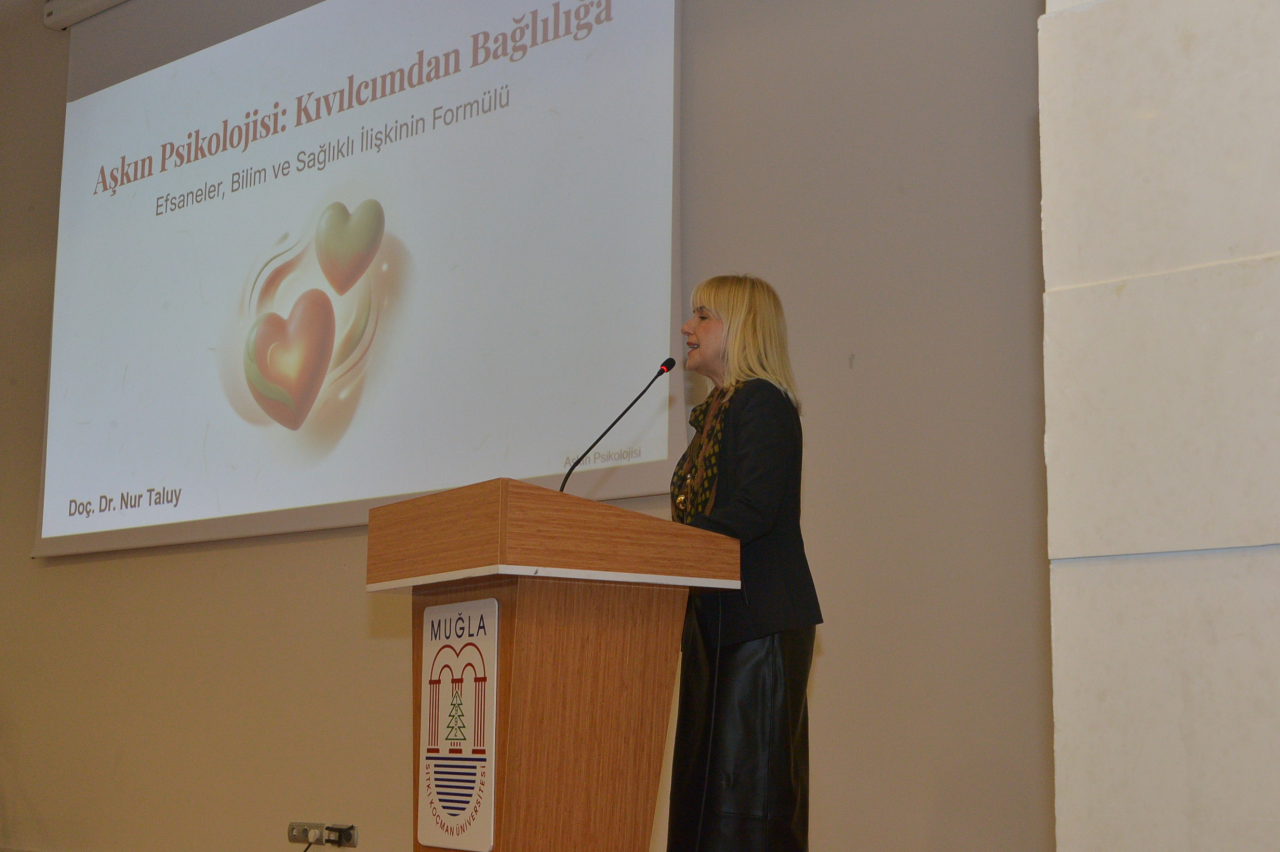 Aşkın Psikolojisi Konferansı Gerçekleştirildi