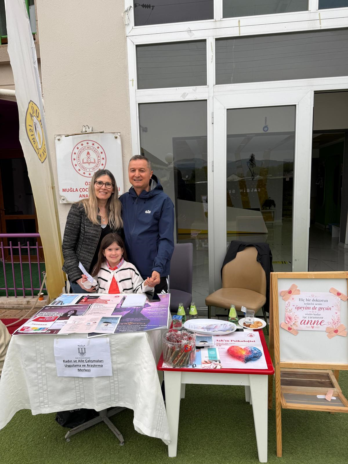 Muğla Çocuk Akademisi ev sahipliğinde 8 Mayıs Cuma günü gerçekleştirilen Anneler Günü programında, Kadın ve Aile Çalışmaları Uygulama ve Araştırma Merkezi olarak katılım sağladık