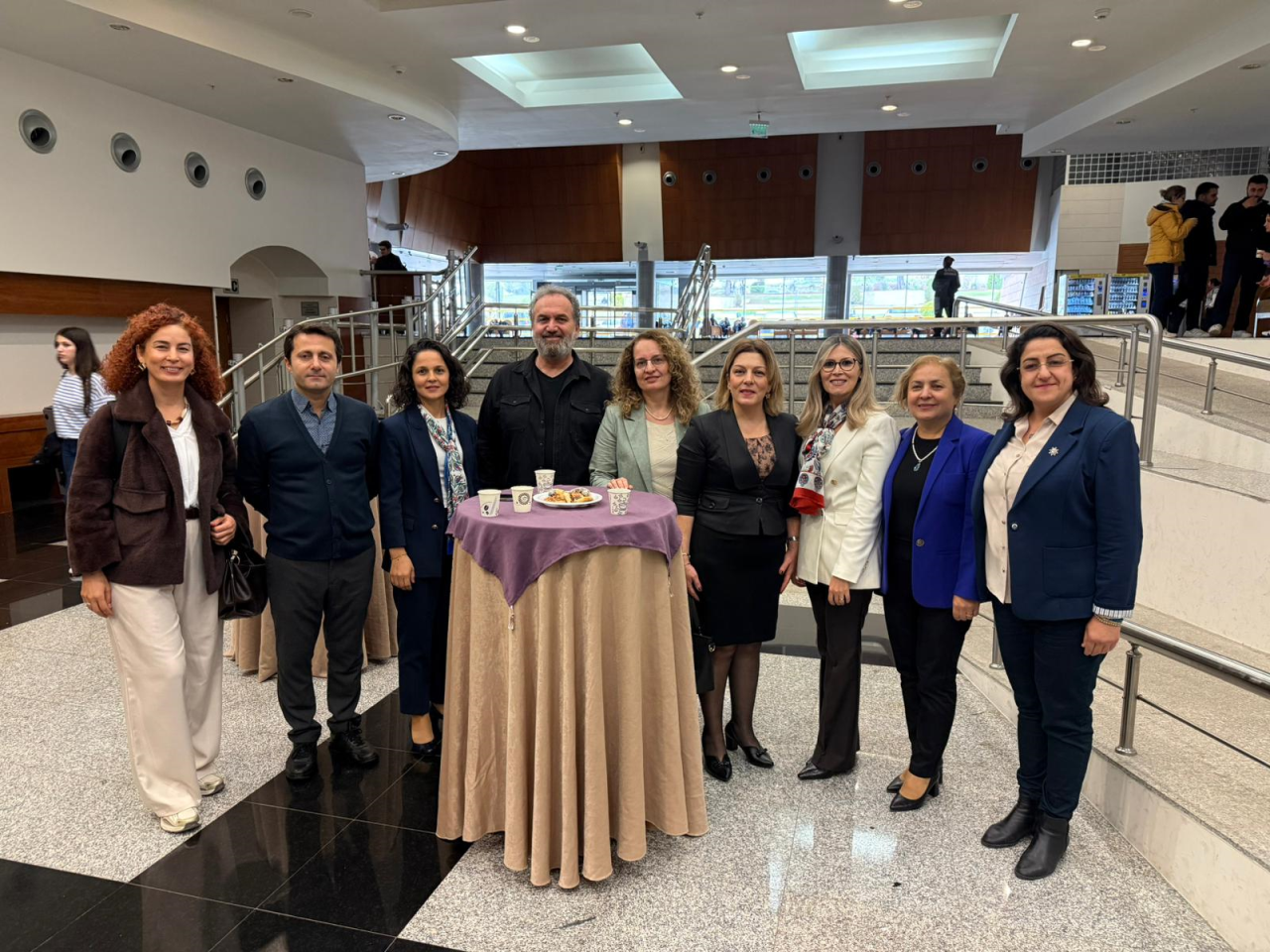 Kadın ve Aile Çalışmaları Uygulama ve Araştırma Merkezi 25 Kasım Kadına Yönelik Şiddetle Mücadele Günü Kapsamında Panel ve Gösterim Etkinliği Düzenledi